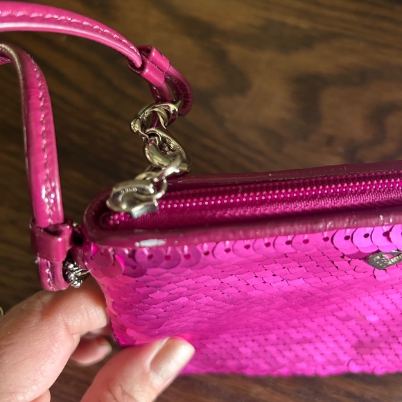 Coach Poppy Hot Pink Magenta Heart Sequin Zipper Wristlet - Picture 5 of 8